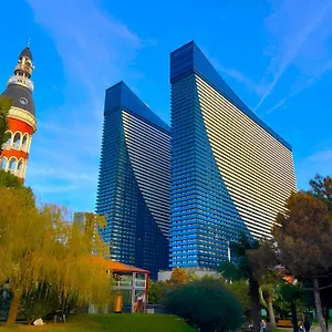 Luxury Living Orbi شقة باتومي