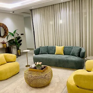 Spacious New 2 Bedroom Apt-in Amazing Location B9 شقة الرياض